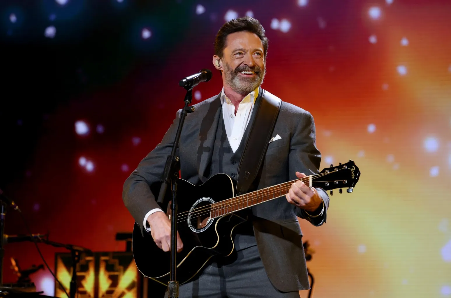 Hugh Jackman impacta con su talento en un show que combina Broadway y Hollywood