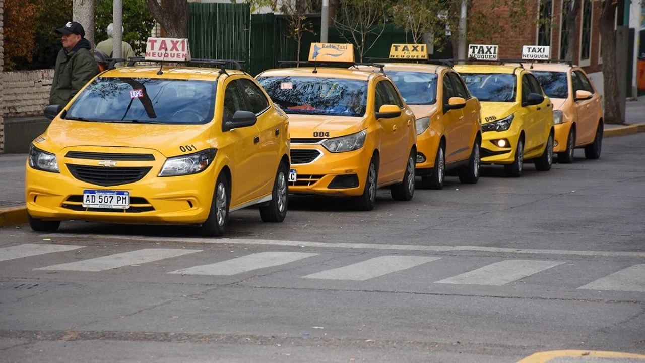 Taxistas locales protestarán en el centro de Neuquén: exigen medidas contra Uber