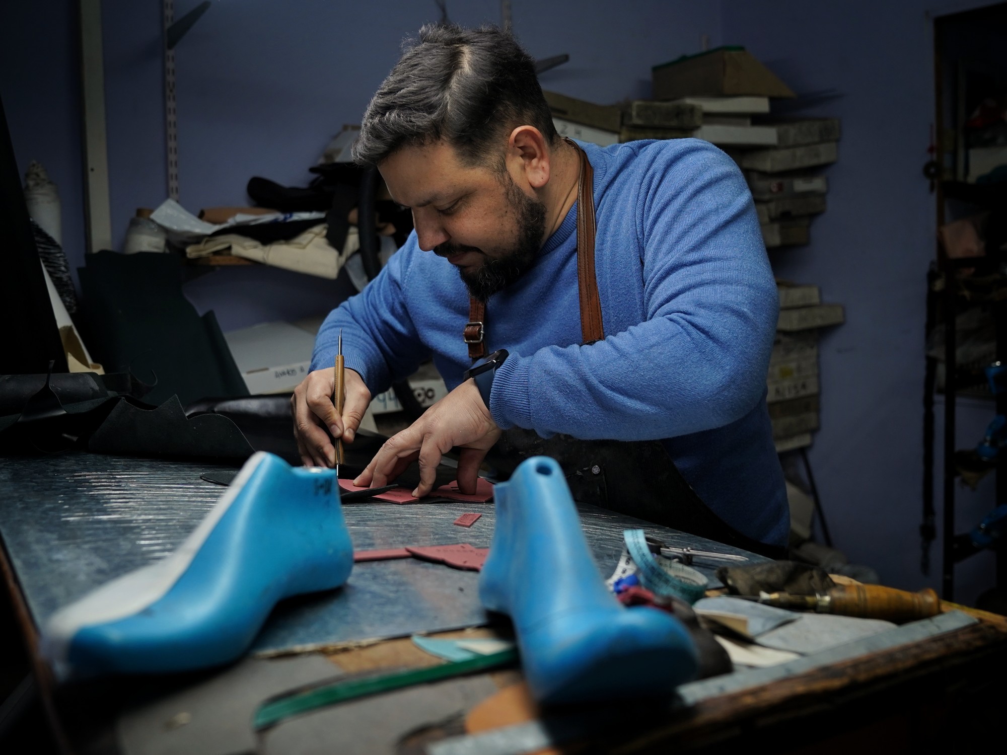 Tango en los pies: el taller artesanal donde se hacen los zapatos del baile