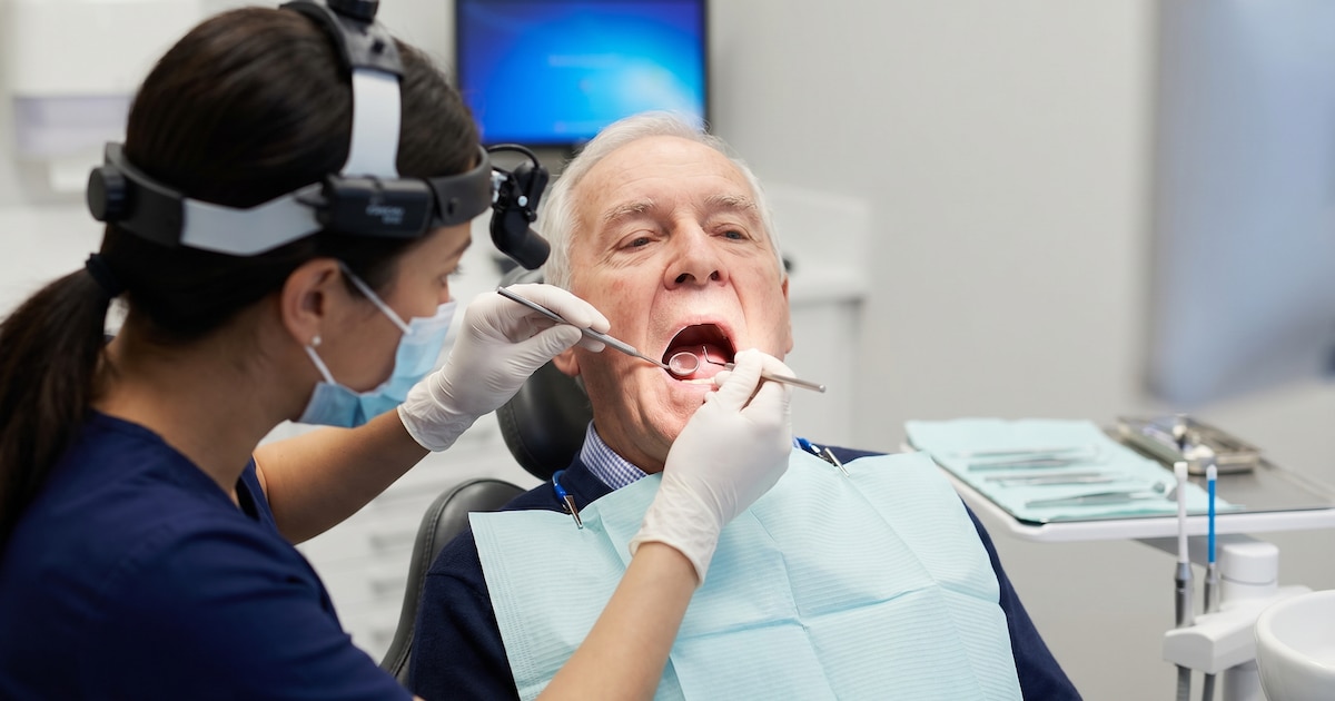 Pérdida dental y deterioro cognitivo: qué dice una revisión reciente sobre adultos mayores