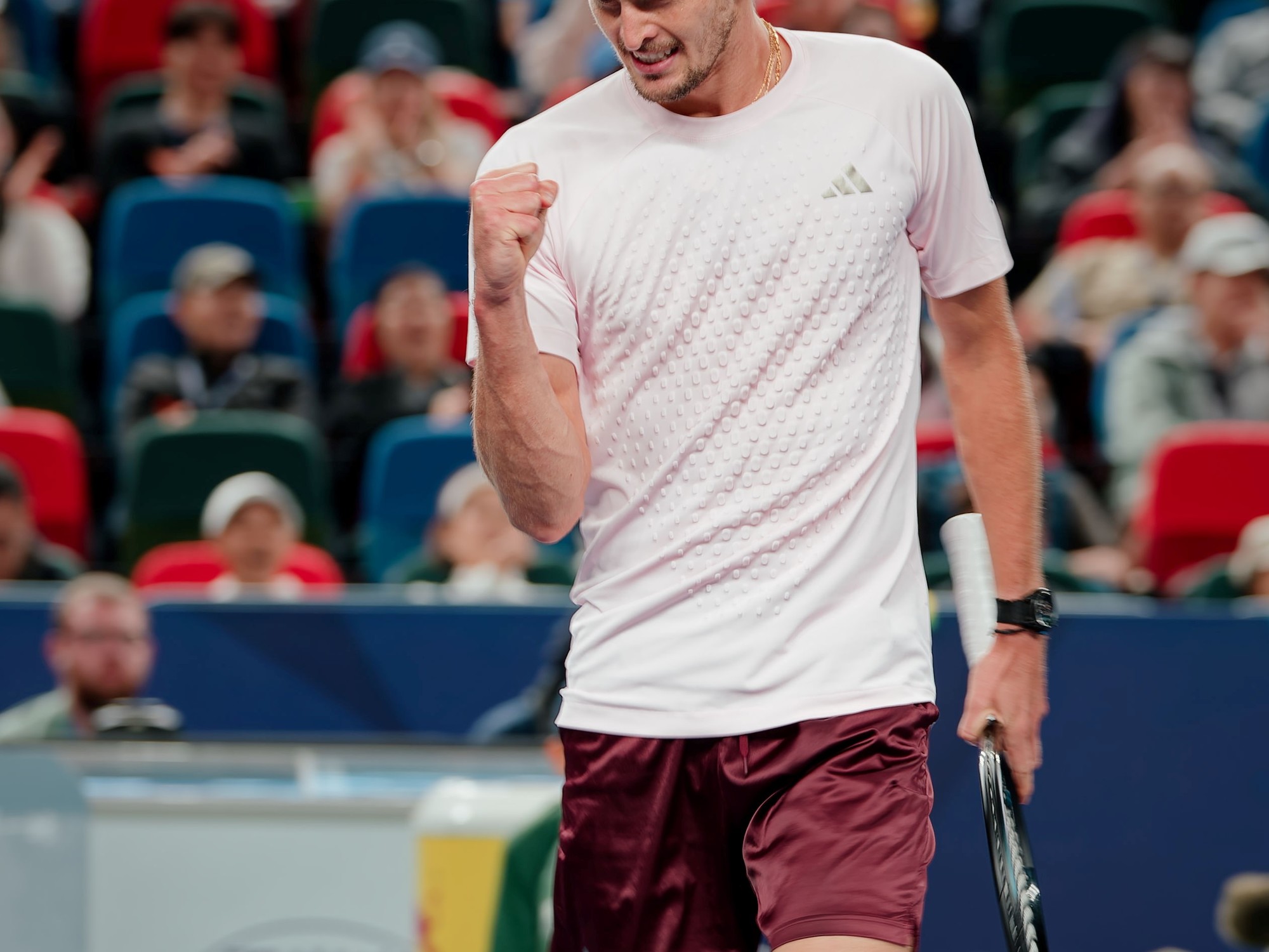 Zverev eliminó a De Miñaur y está en semifinales del Masters de Shanghái