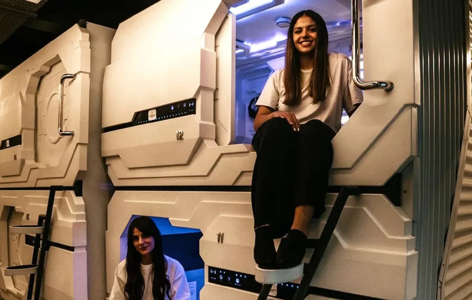 Innovador Hotel Capsular Conquista Ushuaia: Un Sueño Futurista en el Fin del Mundo