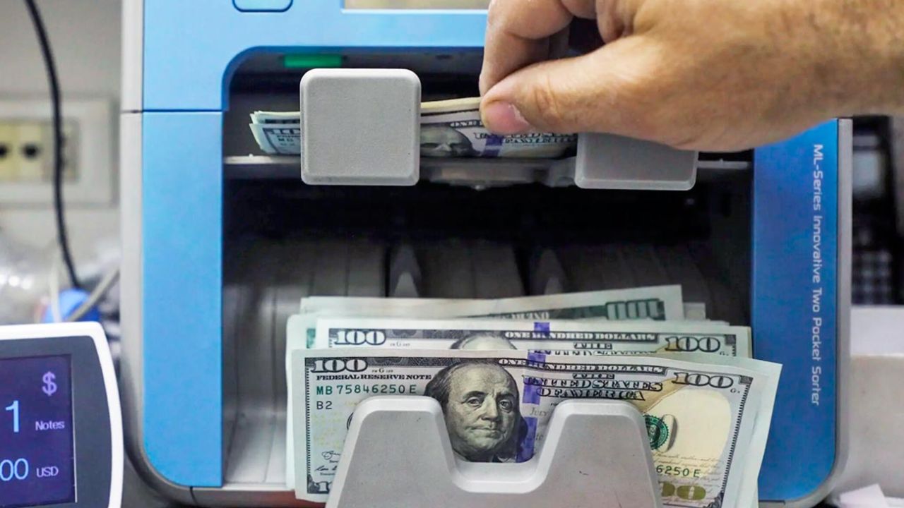 Los dólares financieros no aflojan y la brecha supera el 25% mientras se espera el acuerdo con el FMI