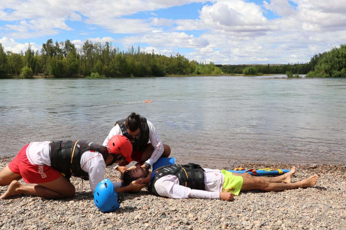 Las tablas de Stand Up Paddle son el nuevo problema en Neuquén: hay numerosos rescates en el río
