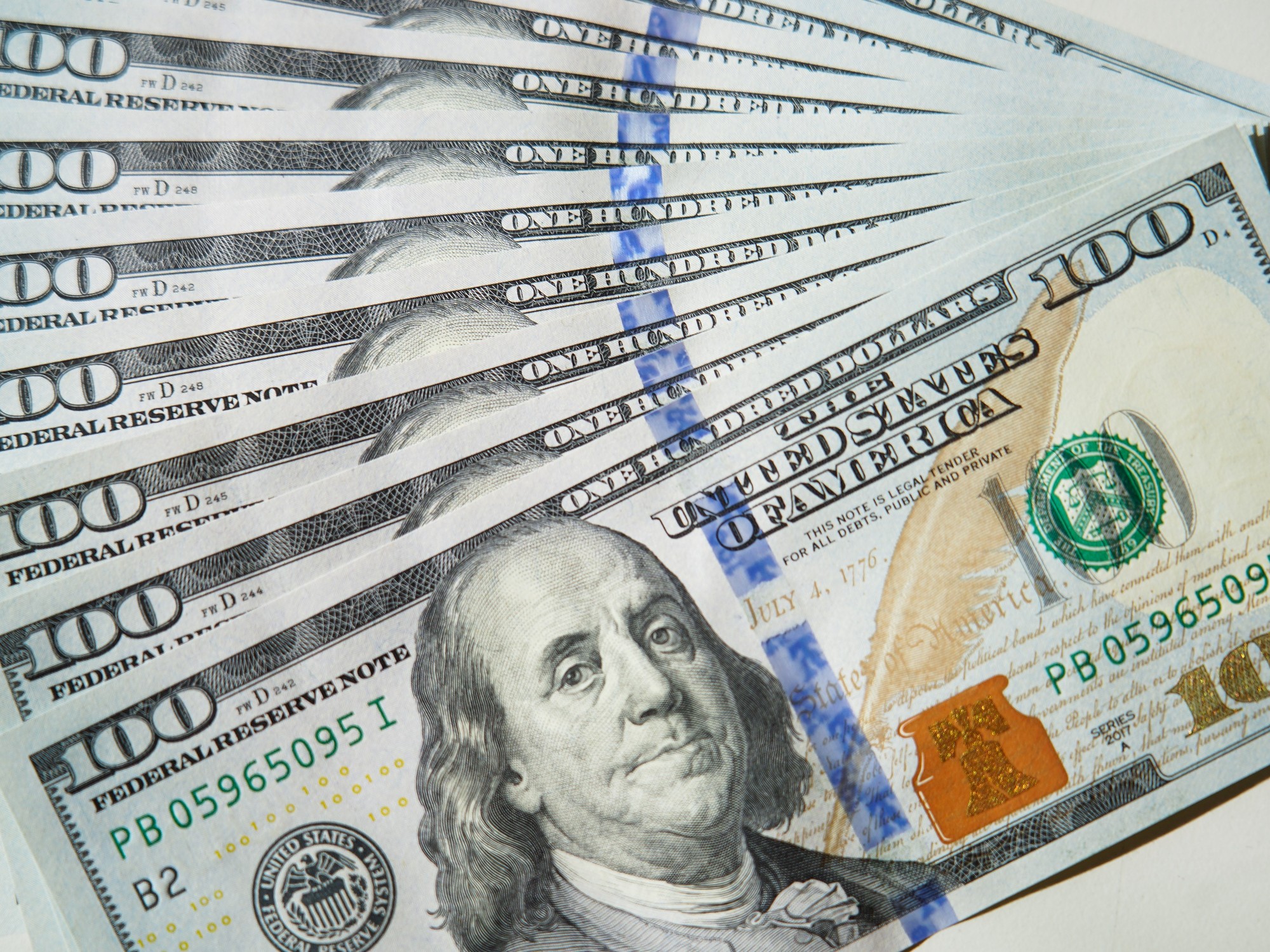 Tercer día sin cepo cambiario: a cuánto cotizan los distintos tipos de dólar